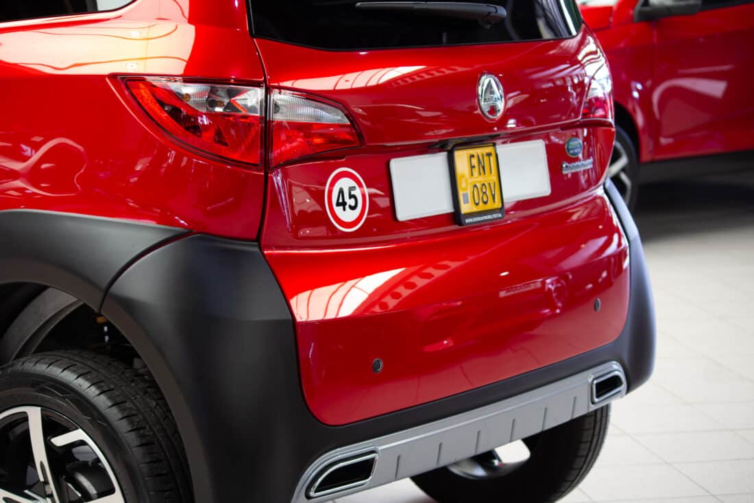 Aixam Crossover Premium Emotion 2023 Brommobiel Occasion Parelmoer Rood Aixam Crossover Premium Emotion 2023 Brommobiel Occasion Parelmoer Rood