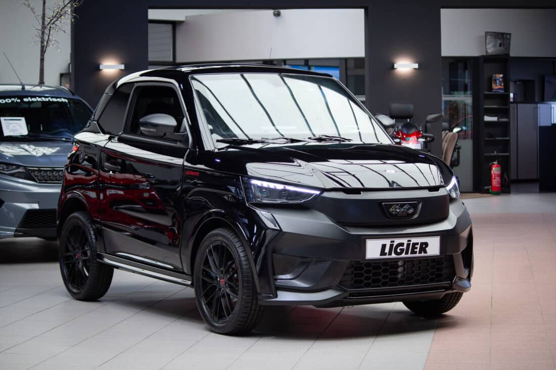 Ligier Js50 Ultimate Brommobiel Nieuw Intens Zwart Ligier Js50 Ultimate Brommobiel Nieuw Intens Zwart