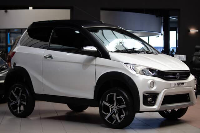 Aixam Crossover Premium Emotion 2022 Brommobiel Occasion Parelmoer Wit