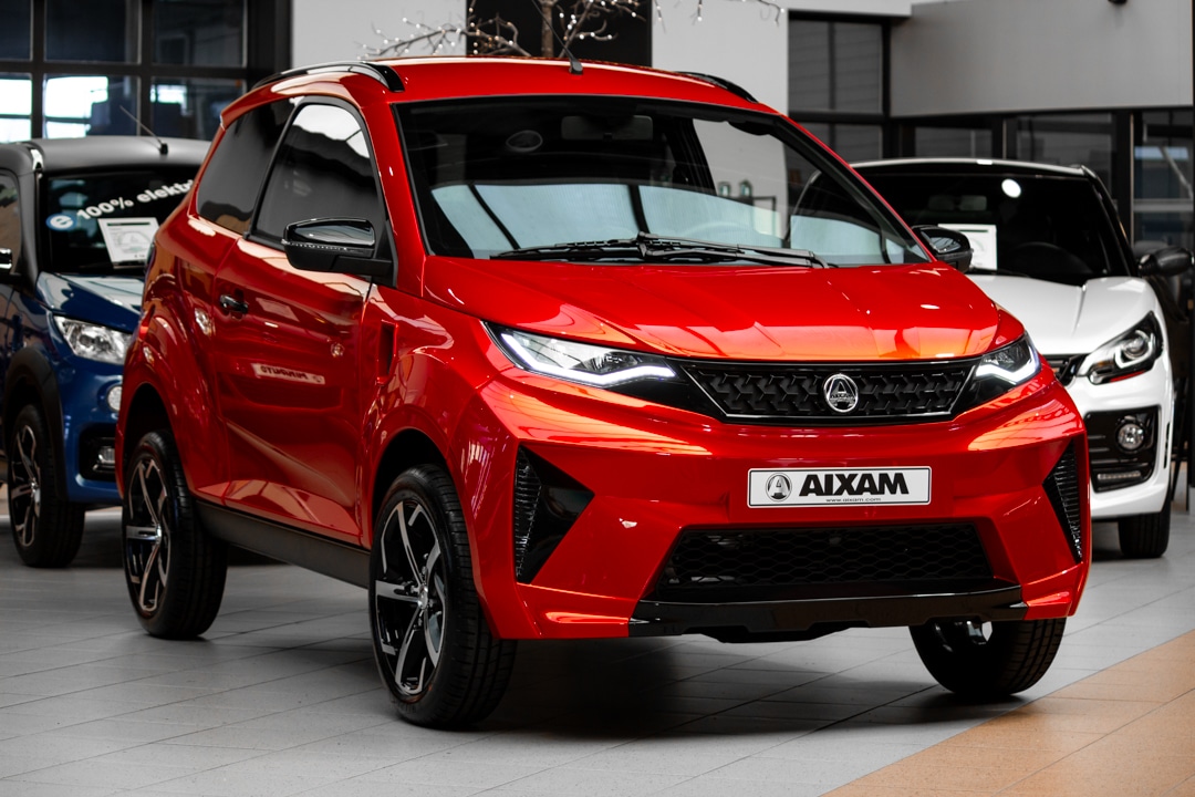 Aixam E Crossover Premium Ambition 2026 Brommobiel Elektrisch Nieuw S10 2 Parelmoer Rood