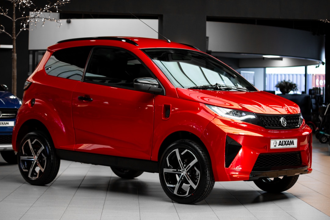 Aixam E Crossover Premium Ambition 2026 Brommobiel Elektrisch Nieuw S10 2 Parelmoer Rood