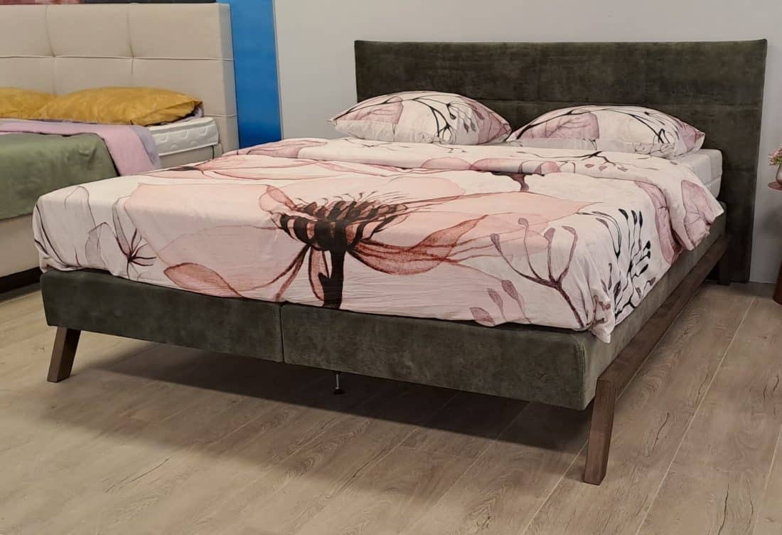 Showmodel Boxspring Woodbox