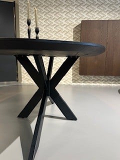 Showroommodel Eettafel Yvo Ovaal