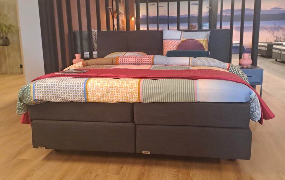 Showmodel Avek Ninety Vast