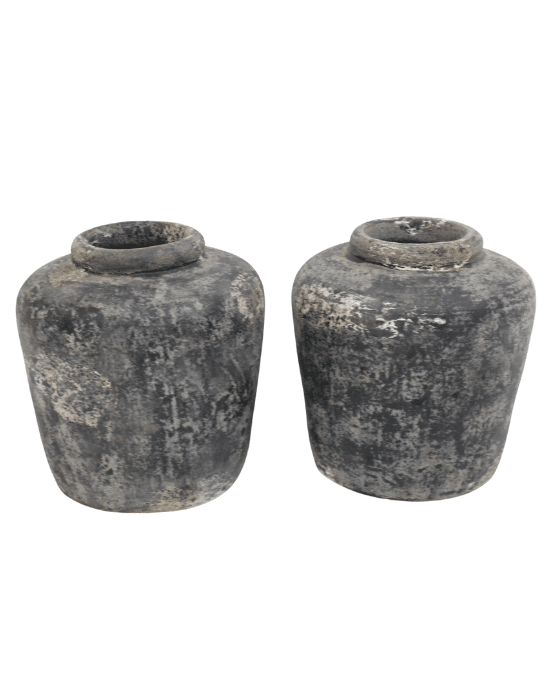 oude grijze potten /vazen