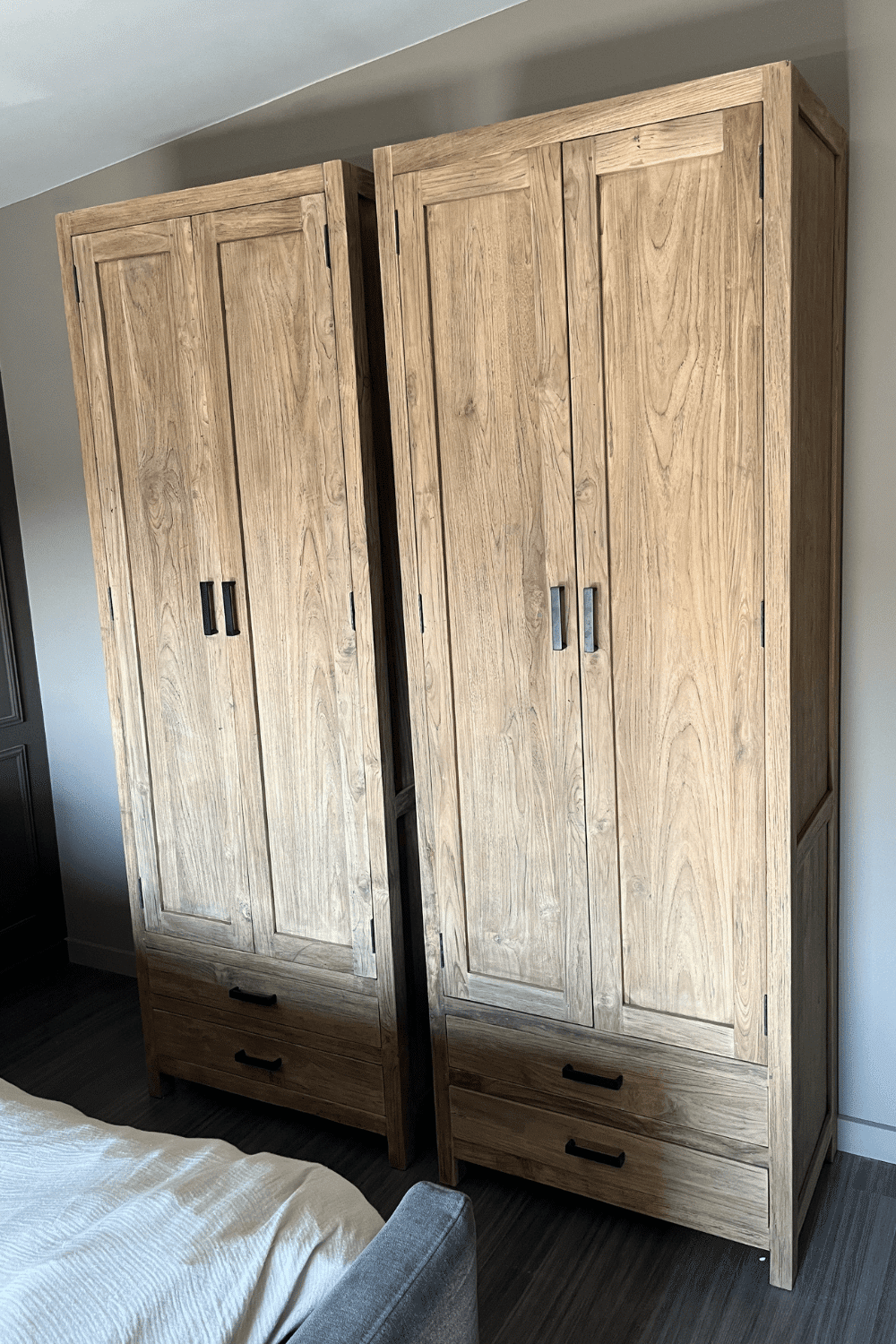 Teak houten opbergkast met 2 deuren en 2 lade 75 cm breed