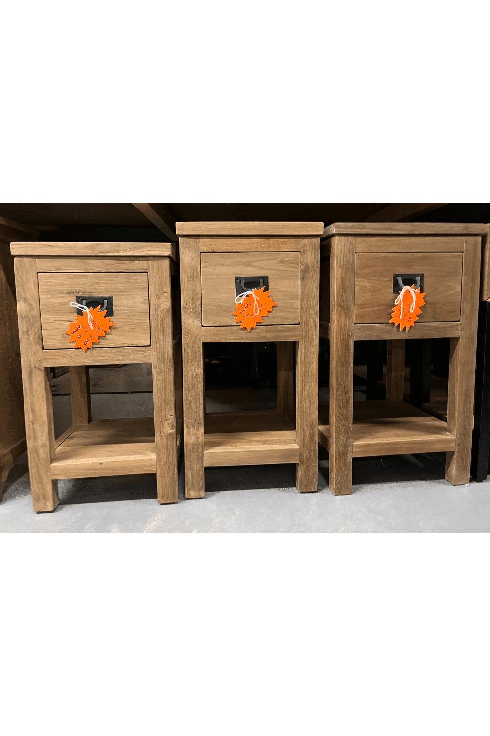 nachtkastje teak hout enkel stuk met 1 lade