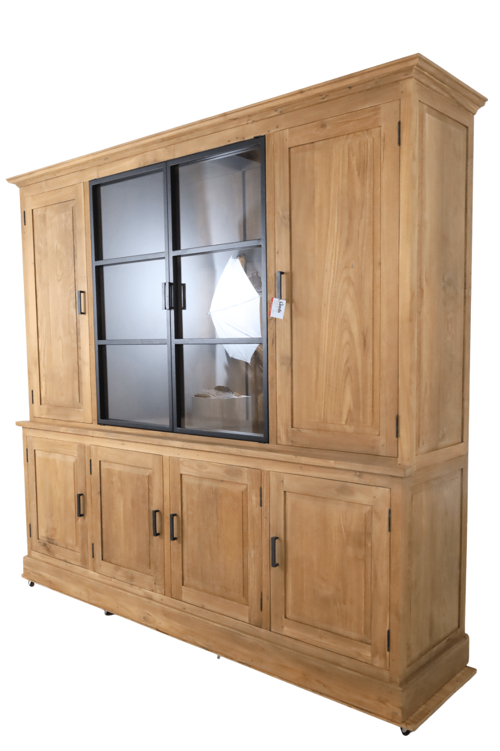 Vitrinekast 240 cm met metalen deuren smooth