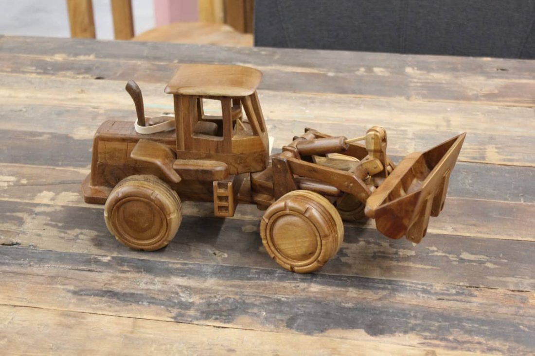 Tractor 16x40x17h E45 1