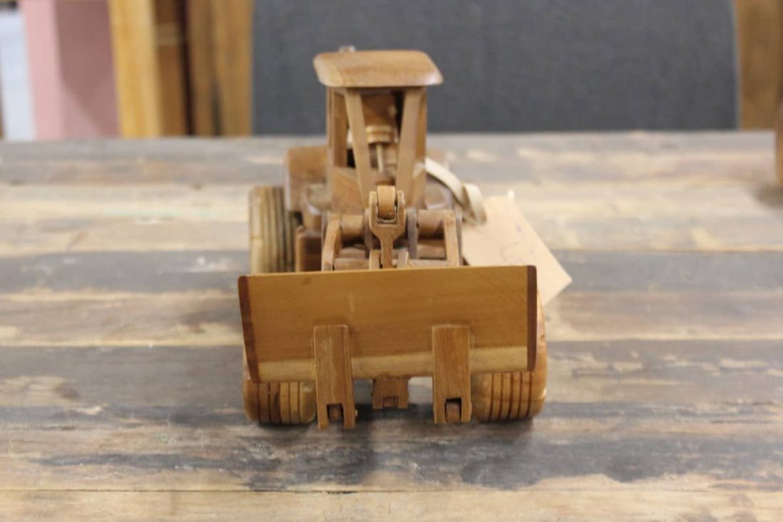 Tractor 16x40x17h E45 2