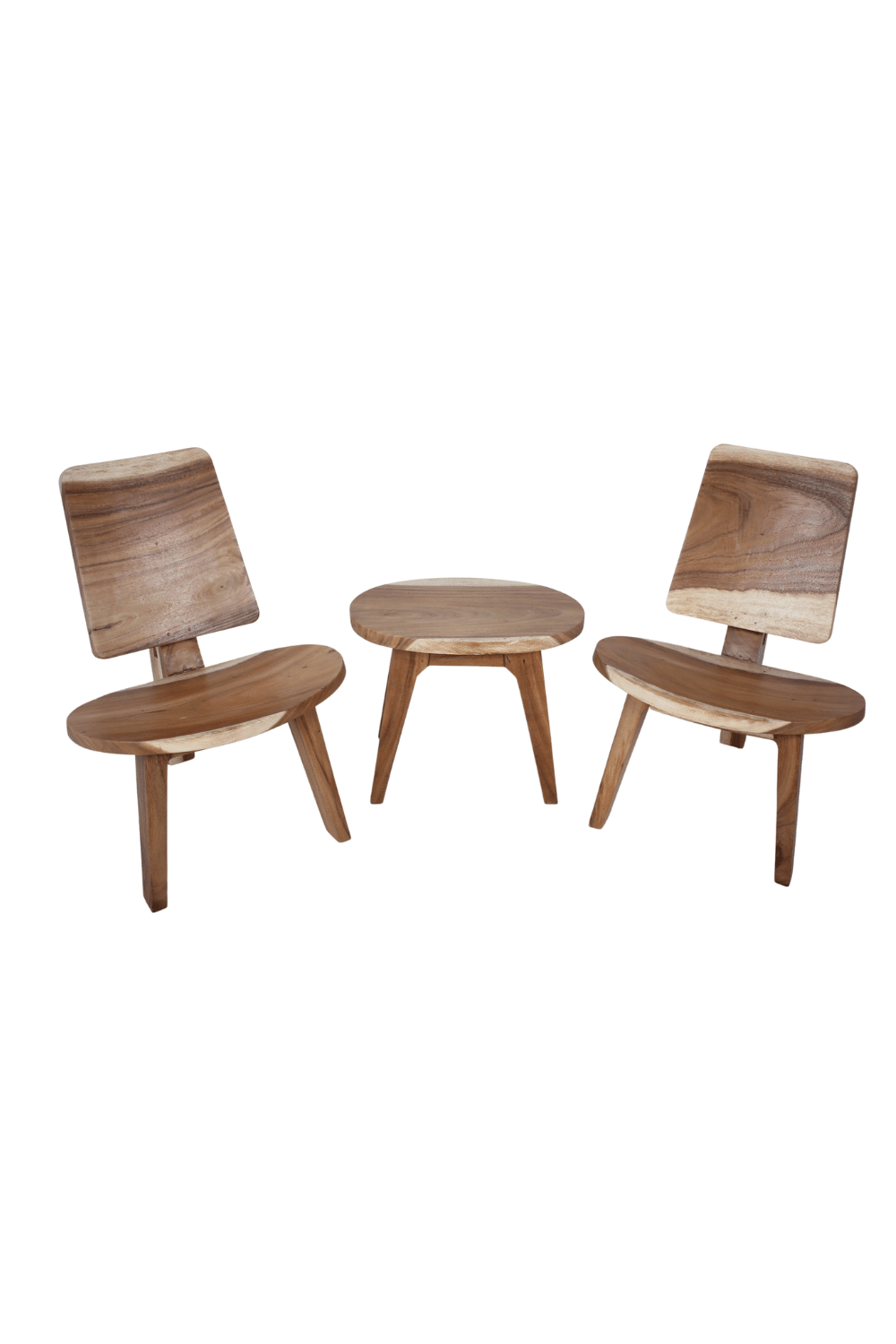 houten lounge setje 2 stoelen en een tafeltje