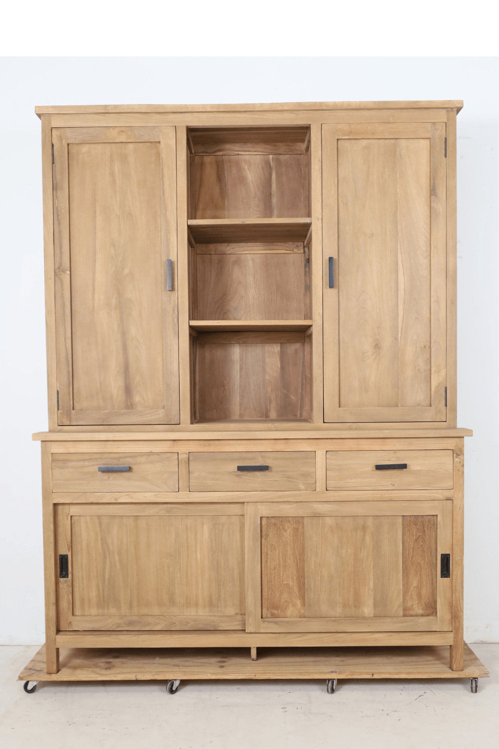 Breur teak houten vitrine kast opbergkast 165x53x218 cm smoothZonnige houten kast met planten Breur teak houten vitrine kast opbergkast 165x53x218 cm smoothZonnige houten kast met planten