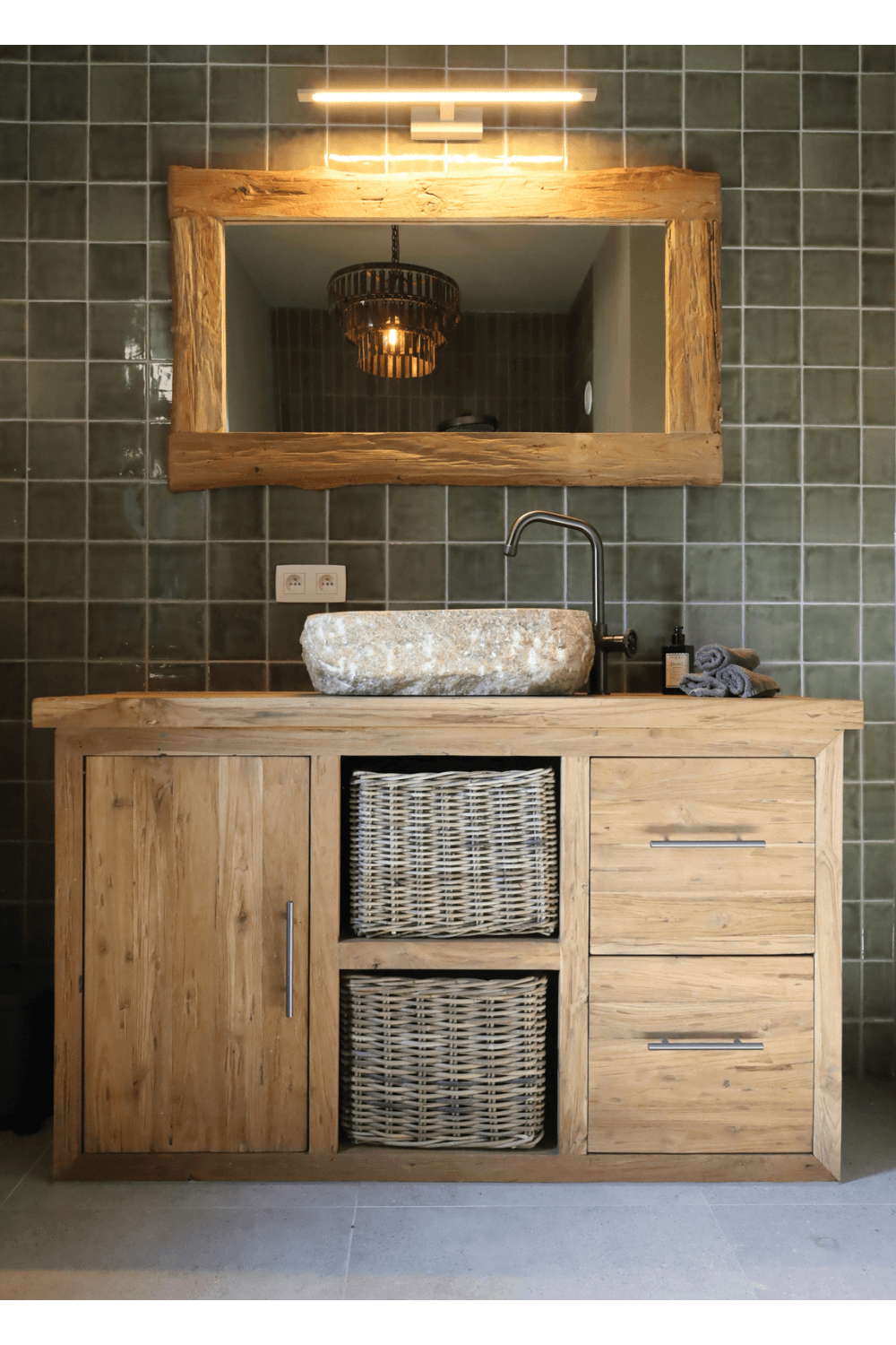 teak houten landelijk badkamermeubel massief 145 cm met mandjes