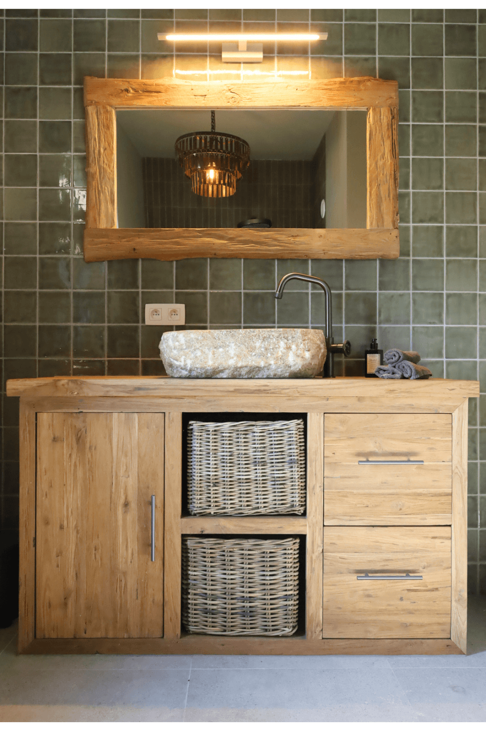 teak houten landelijk badkamermeubel massief 145 cm met mandjes