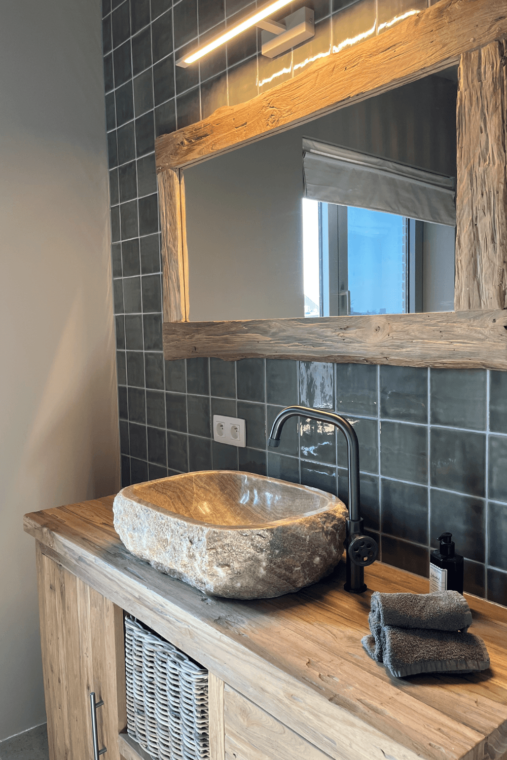 onyx wasbak natuursteen beige wasbom