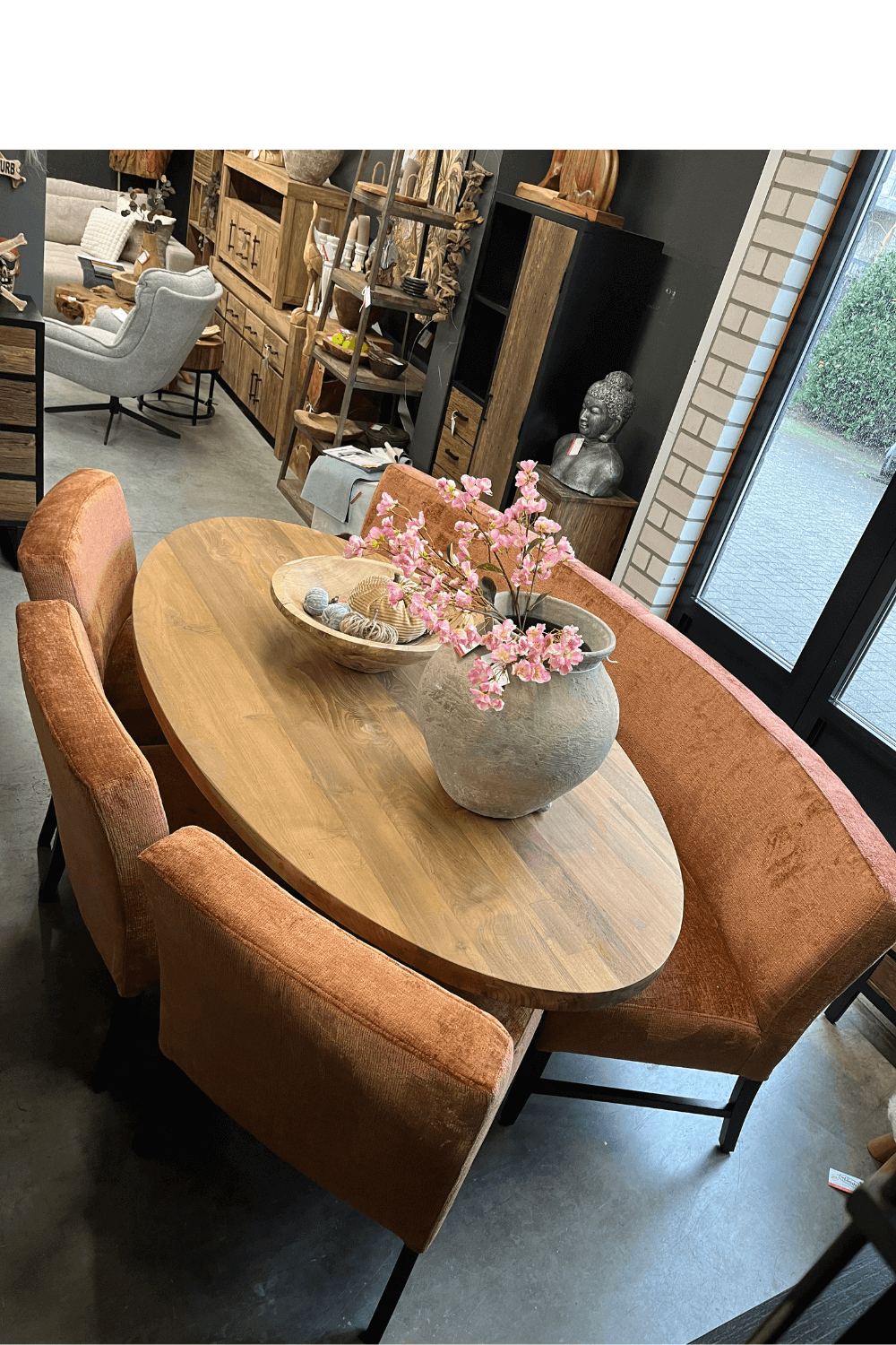 ovale eetkamerbank in terracotta kleur met 3 stoelen ovale eetkamerbank in terracotta kleur met 3 stoelen