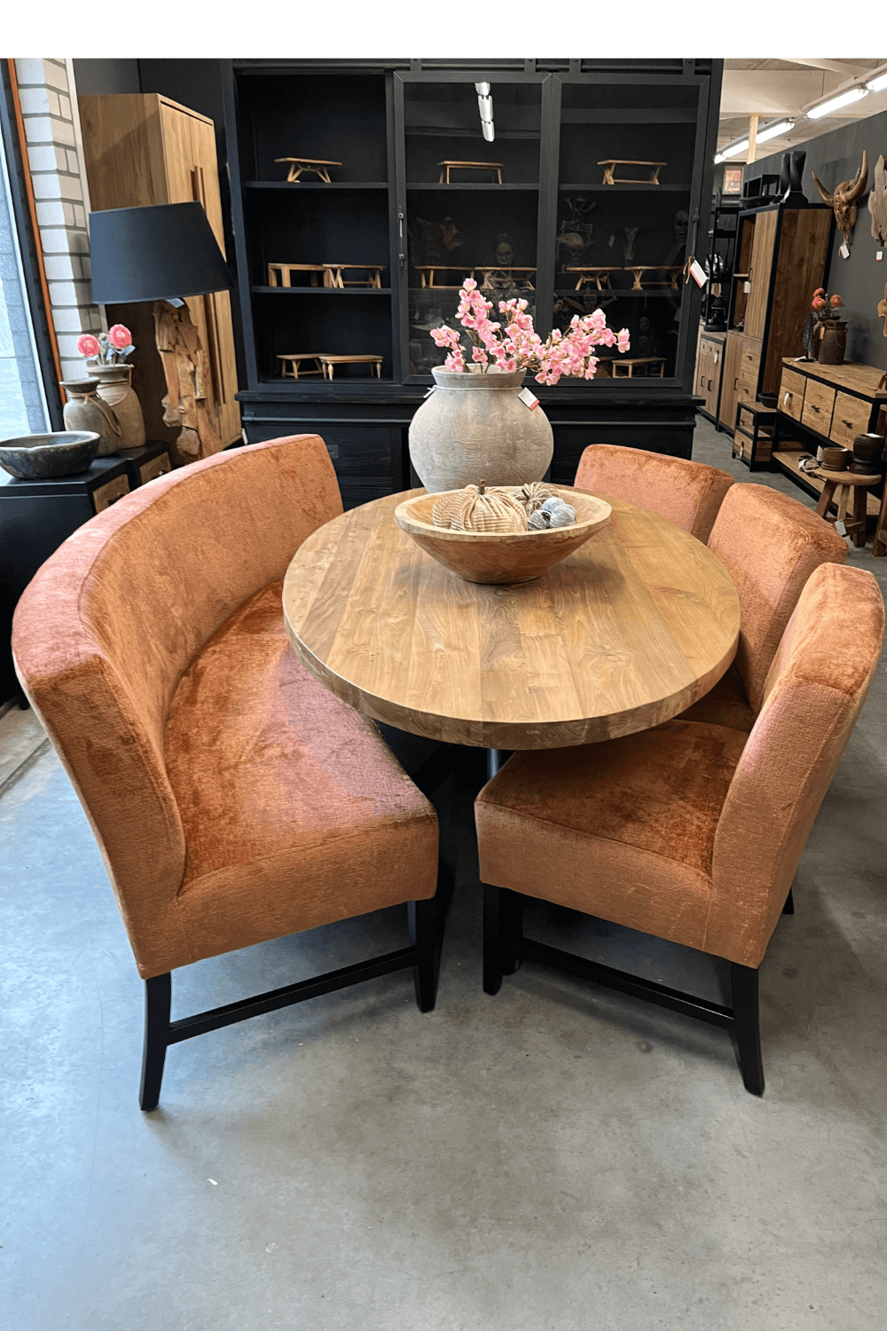 ovale eetkamerbank in terracotta kleur ovale eetkamerbank in terracotta kleur