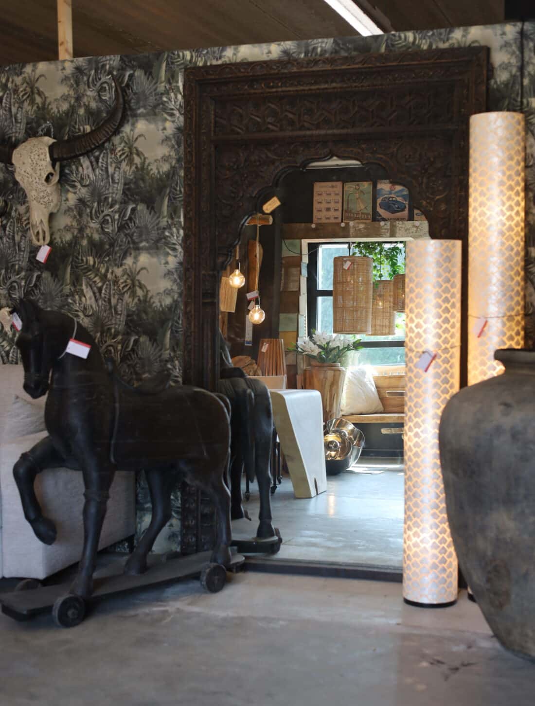 groot zwart houten Paard decoratie