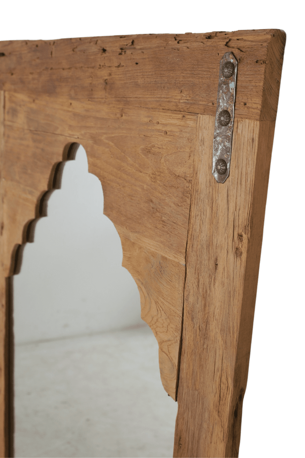 Indische oud teak houten spiegel met boog 138x77 cm