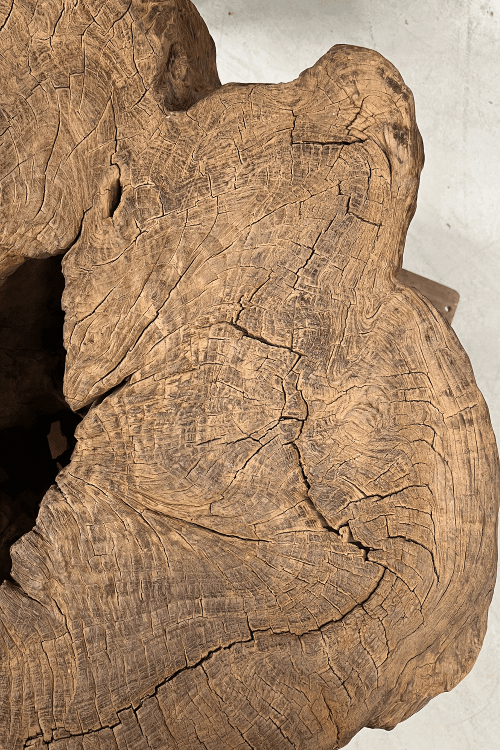 Stoere Robuuste Salontafel Van Oud Teak Hout