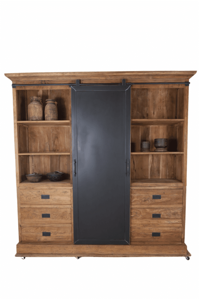Grote stoere teak houten vitrine kast met metalen schuifdeur 222x52x220cm