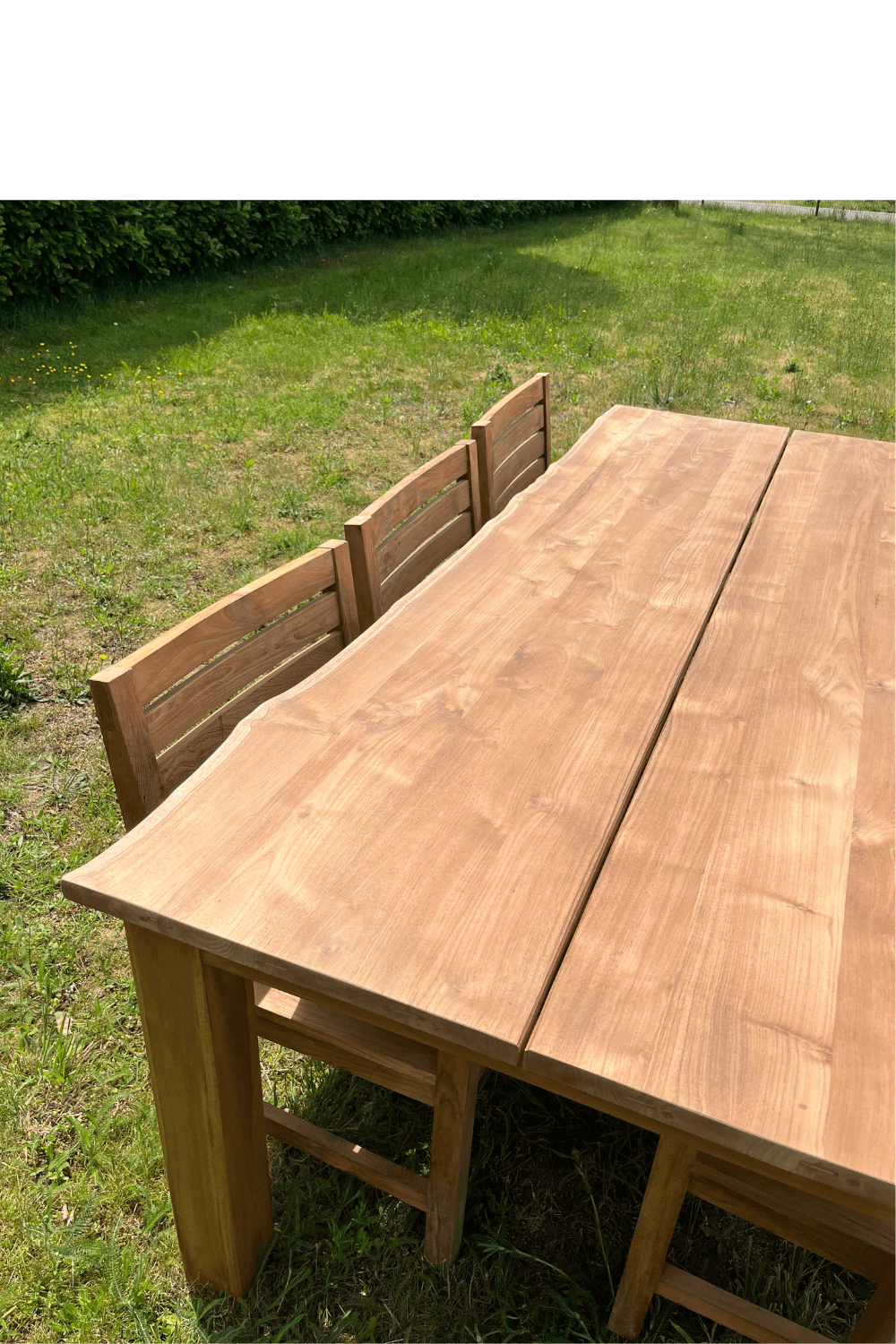 Teak houten tuintafel 240 cm met boomstamkant