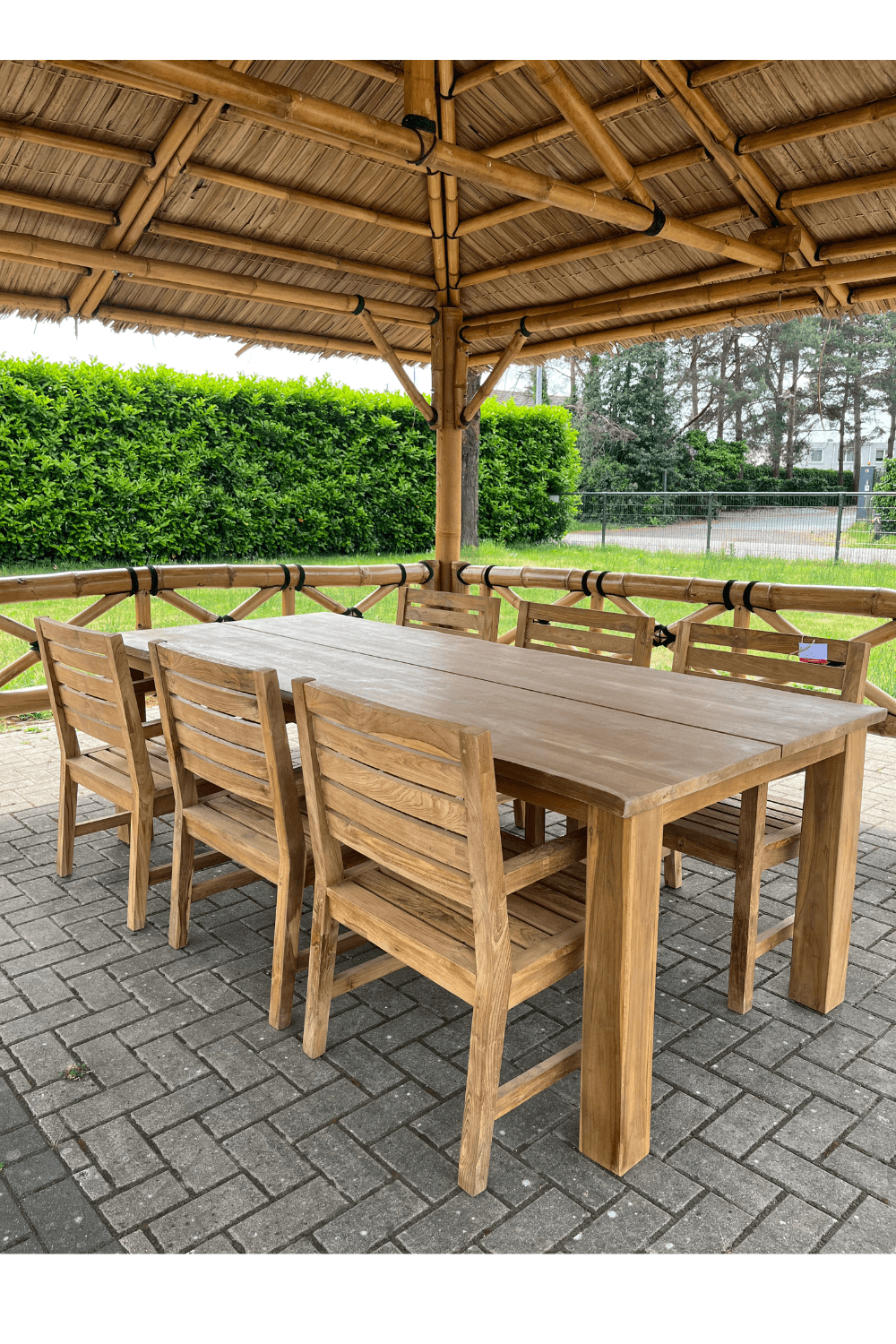 Teak houten tuintafel 240 cm met boomstamkant