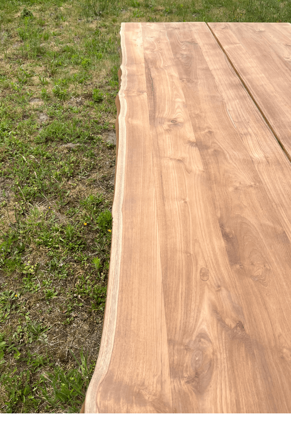 Teak houten tuintafel 240 cm met boomstamkant