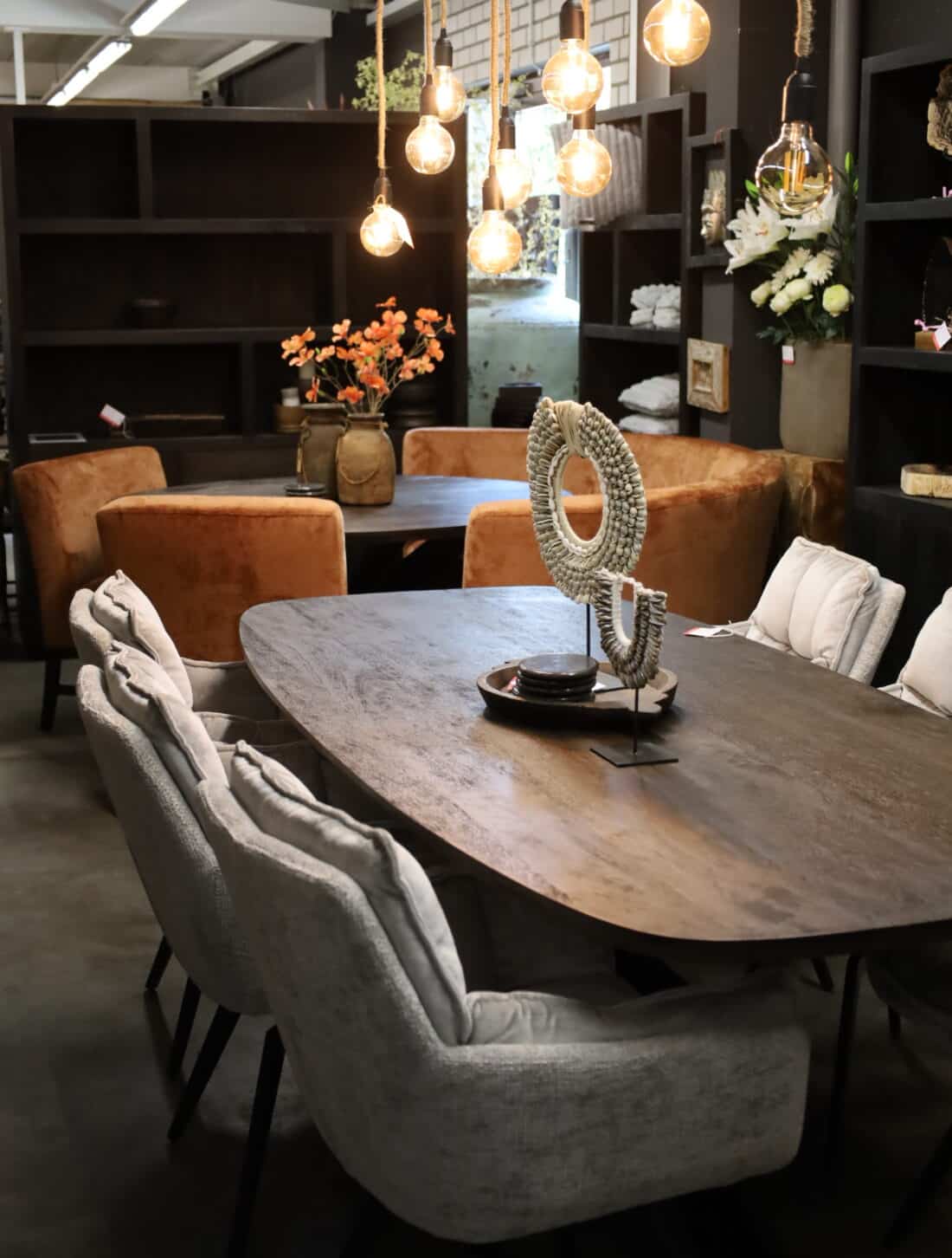 walnoot bruin kleurige eettafel Deens ovaal