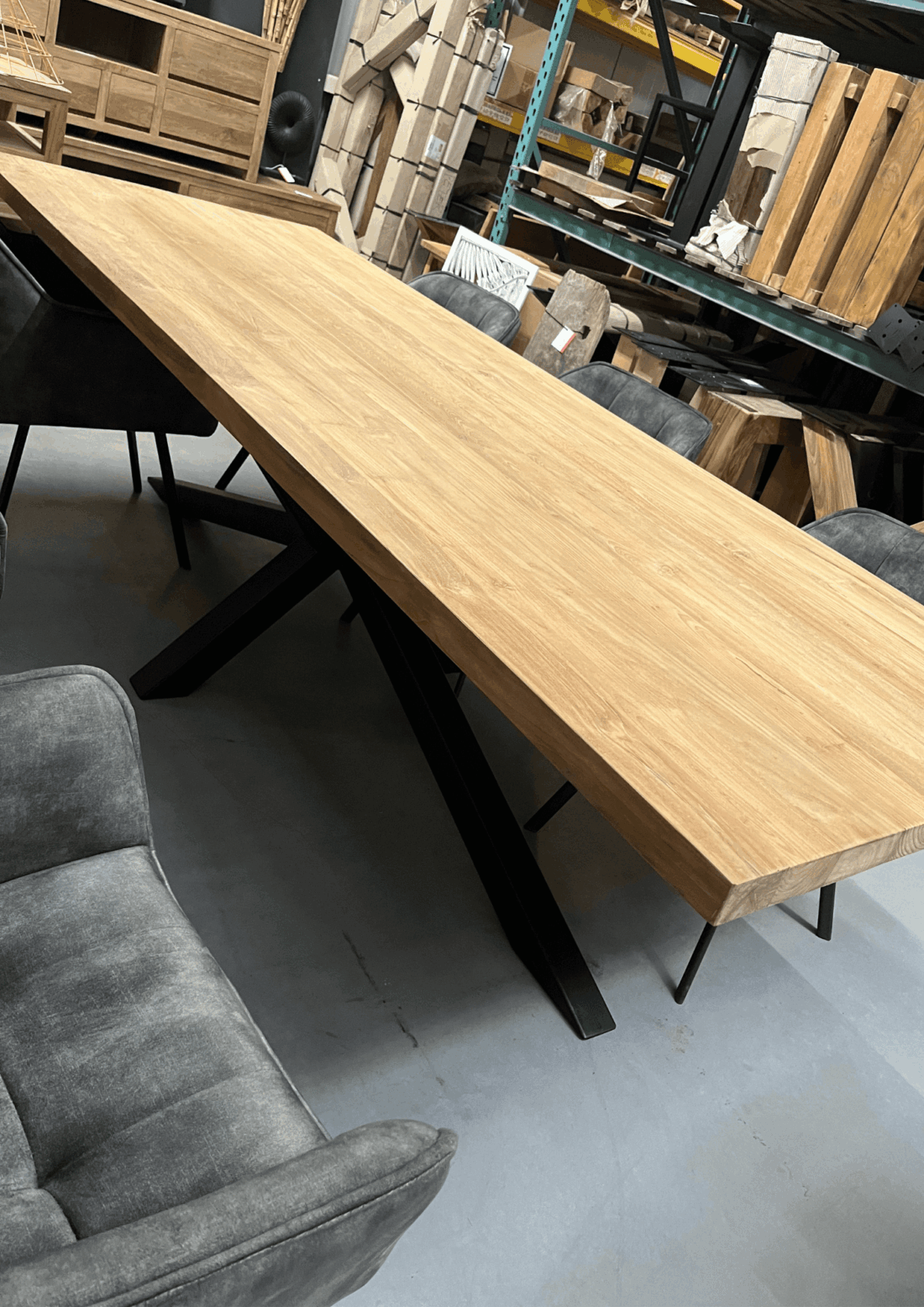 teak houten massieve eettafel met zwart matrix spin poot 280 cm