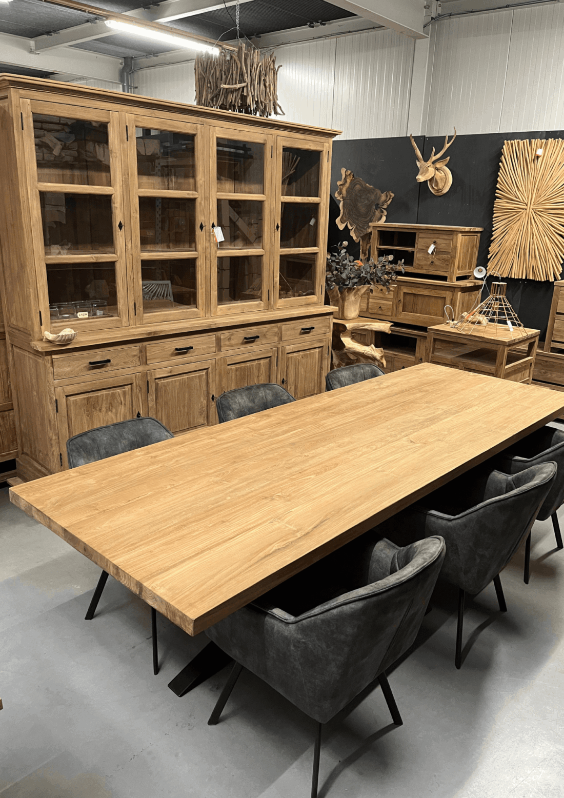 teak houten massieve eettafel met zwart matrix spin poot 280 cm