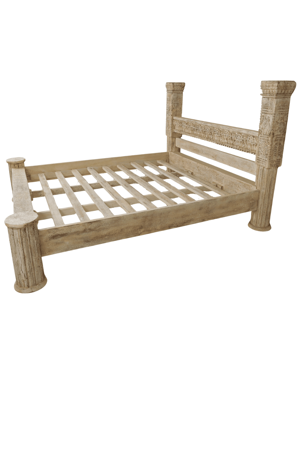 Indiase houten bed antiek met houtsnijwerk houten bed beige Indiase houten bed antiek met houtsnijwerk houten bed beige