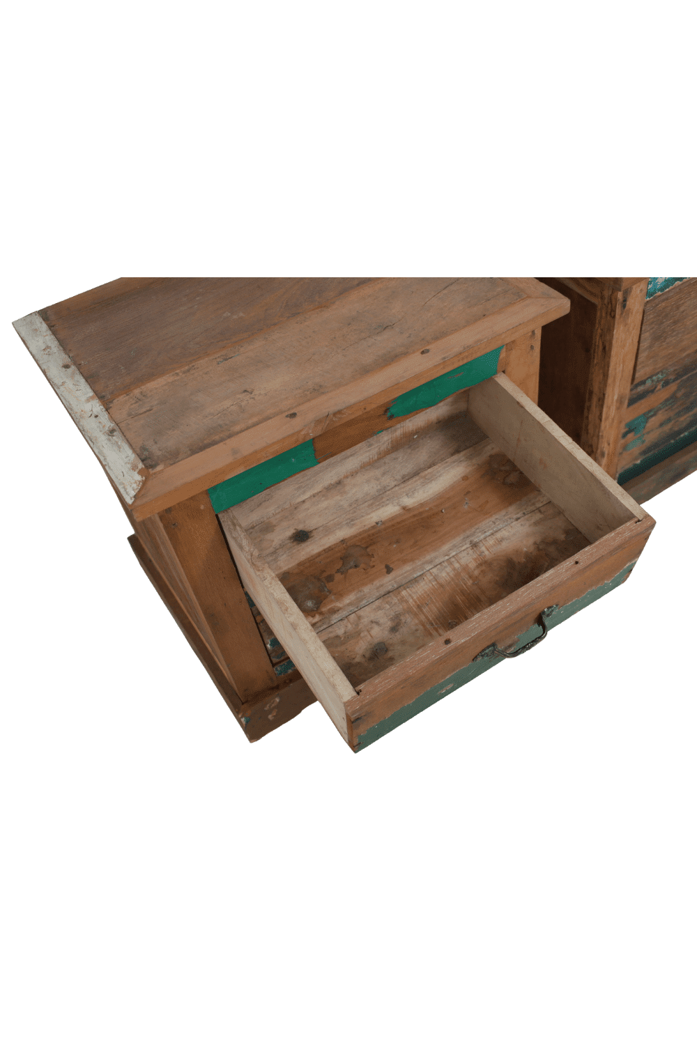 Set van 2 boten oud gekleurd houten nachtkastjes Set van 2 boten oud gekleurd houten nachtkastjes