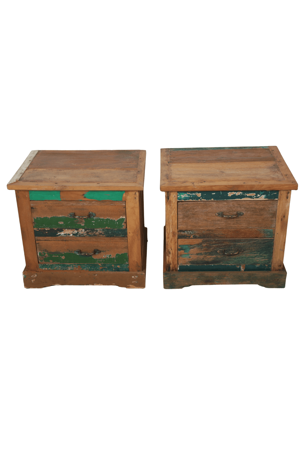 Set van 2 boten oud gekleurd houten nachtkastjes met 2 lades Set van 2 boten oud gekleurd houten nachtkastjes met 2 lades