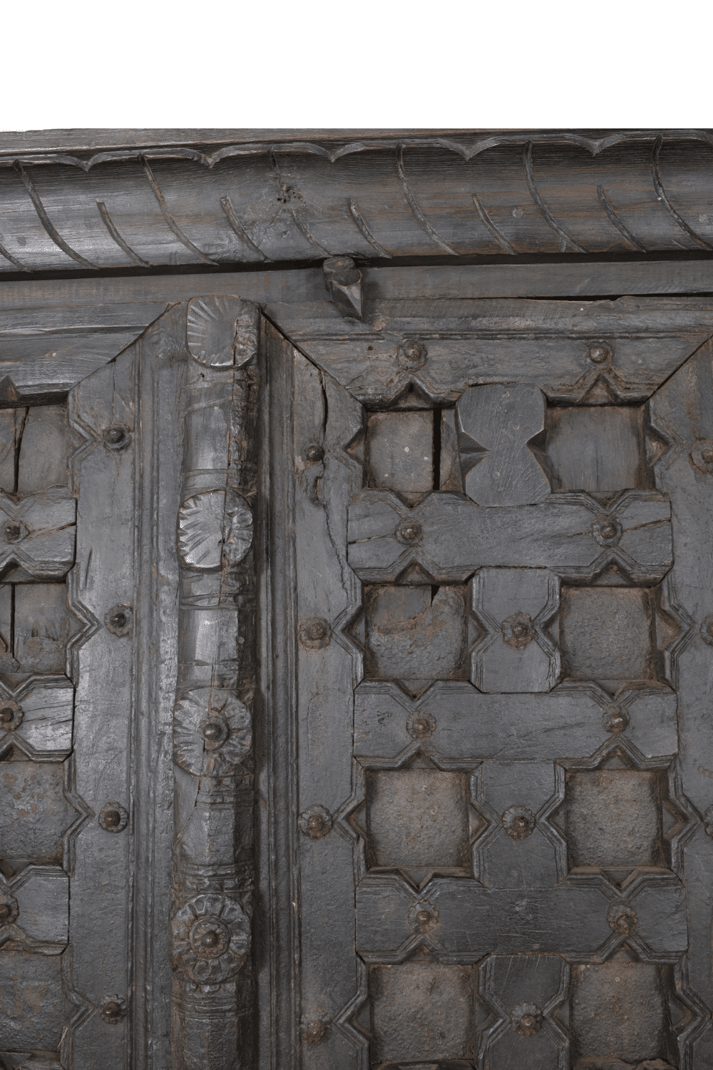 Opbergkast uit india met oude deuren zwart 116x43x194 cm Opbergkast uit india met oude deuren zwart 116x43x194 cm