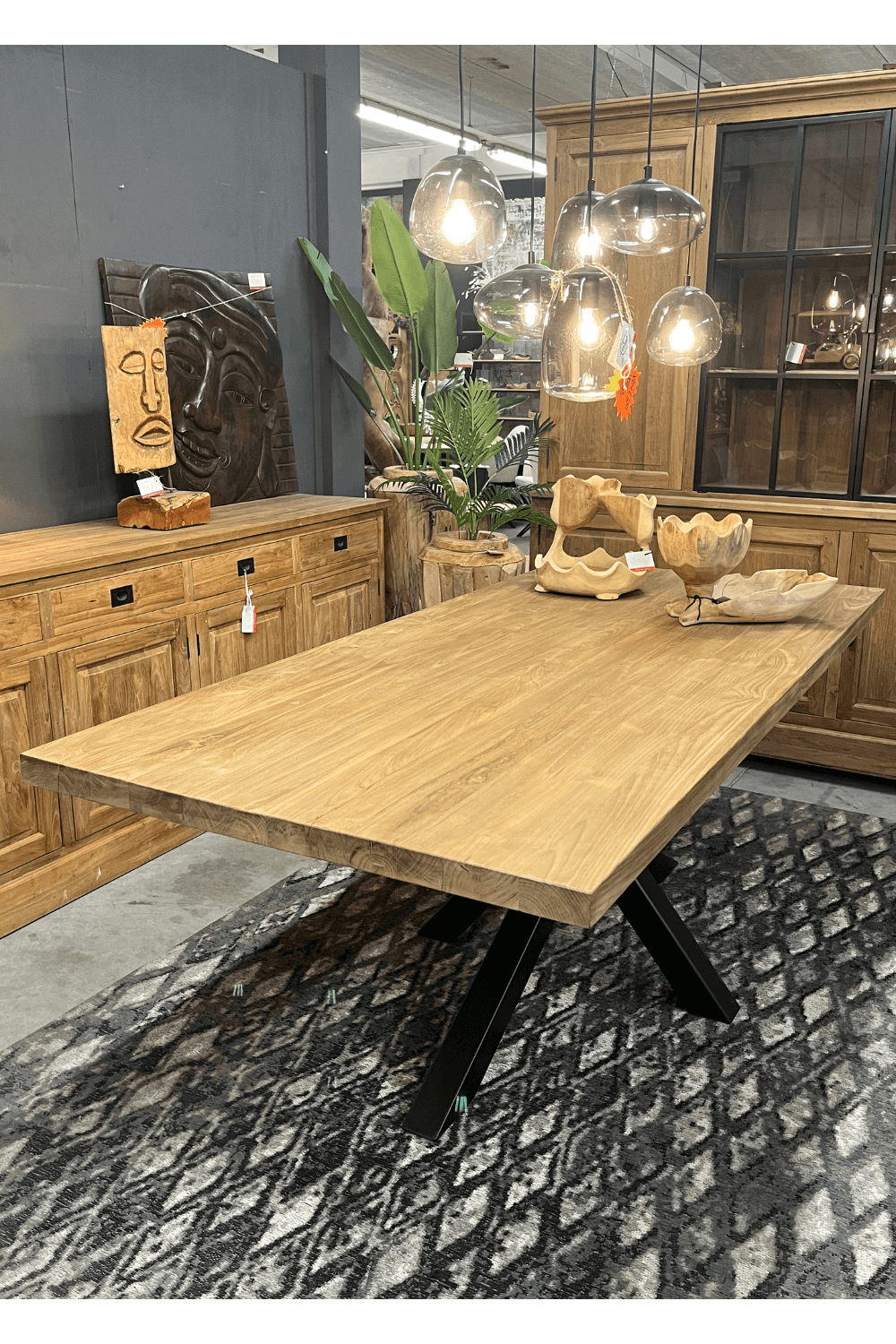 Teak houten tafel 5 cm massief dik met zwart metalen matrix poot 220x100x78 cm