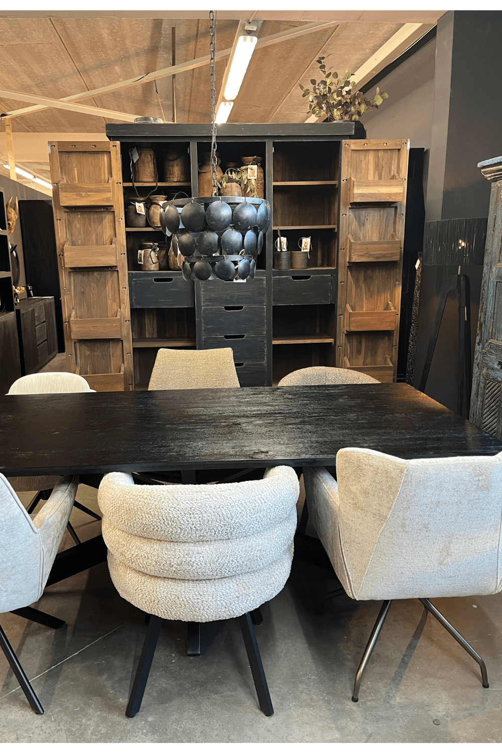 Zwarte mango houten eettafel 220 cm Zwarte mango houten eettafel 220 cm