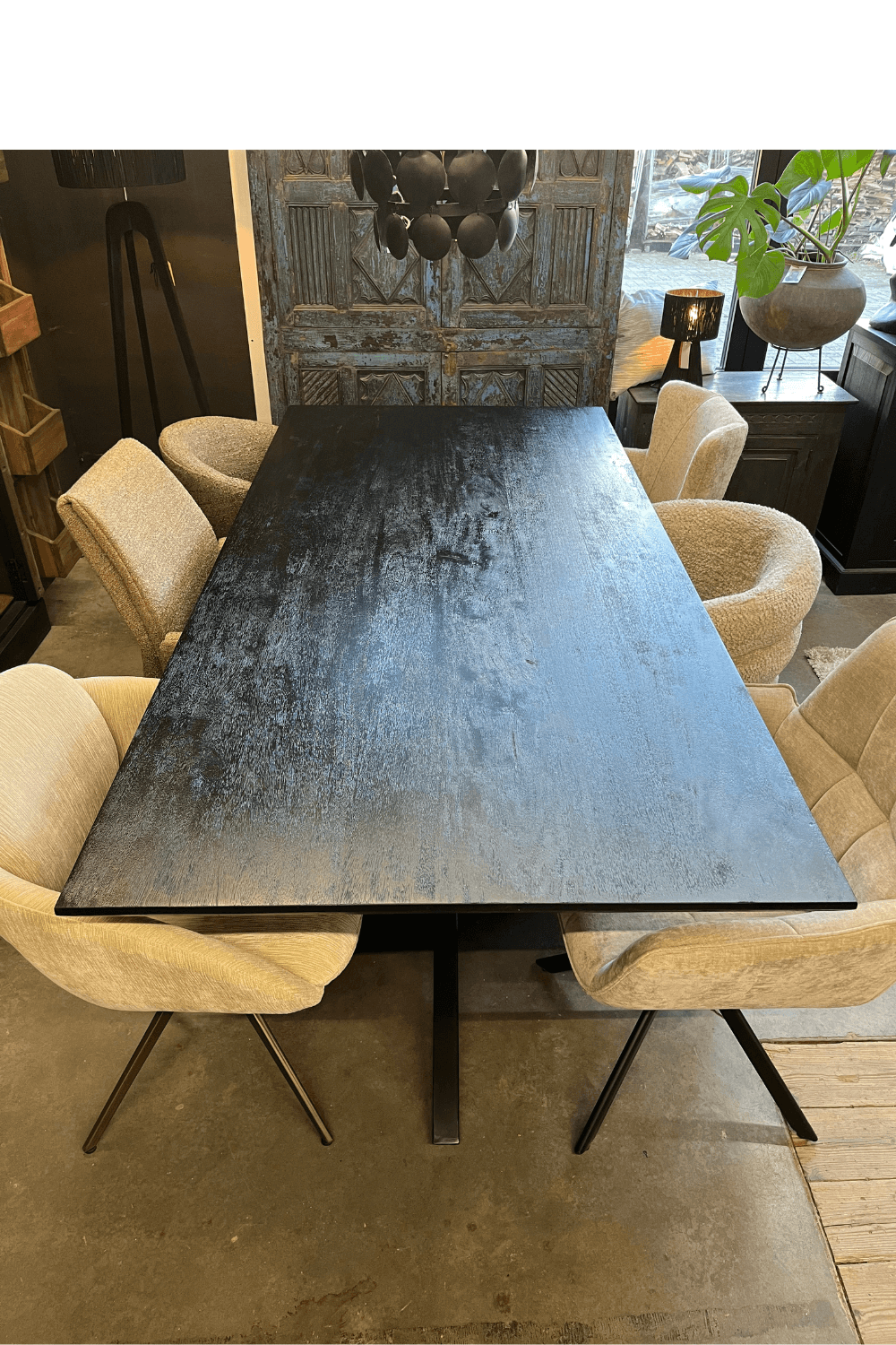 Zwarte mango houten eettafel 220 cm Zwarte mango houten eettafel 220 cm