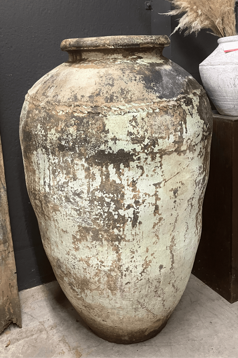 mega kruik grote stenen oude India kruik 90x90x140 cm groen grijs
