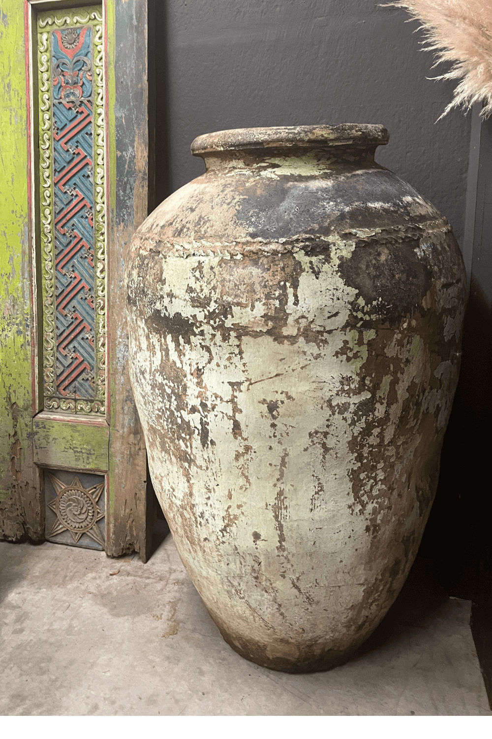 mega kruik grote stenen oude India kruik 90x90x140 cm groen grijs