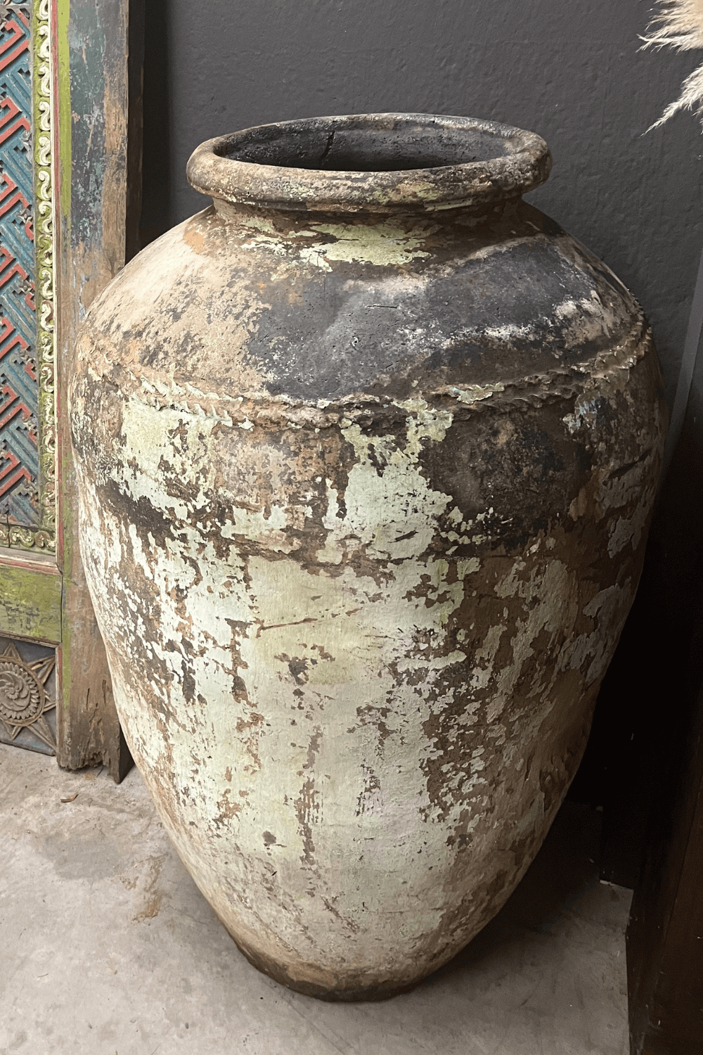 mega kruik grote stenen oude India kruik 90x90x140 cm groen grijs