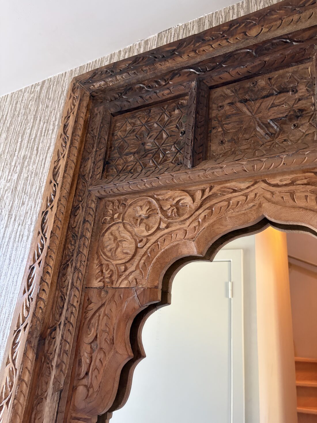 Spiegel uit india teak hout met houtsnijwerk 90x210 cm Spiegel uit india teak hout met houtsnijwerk 90x210 cm