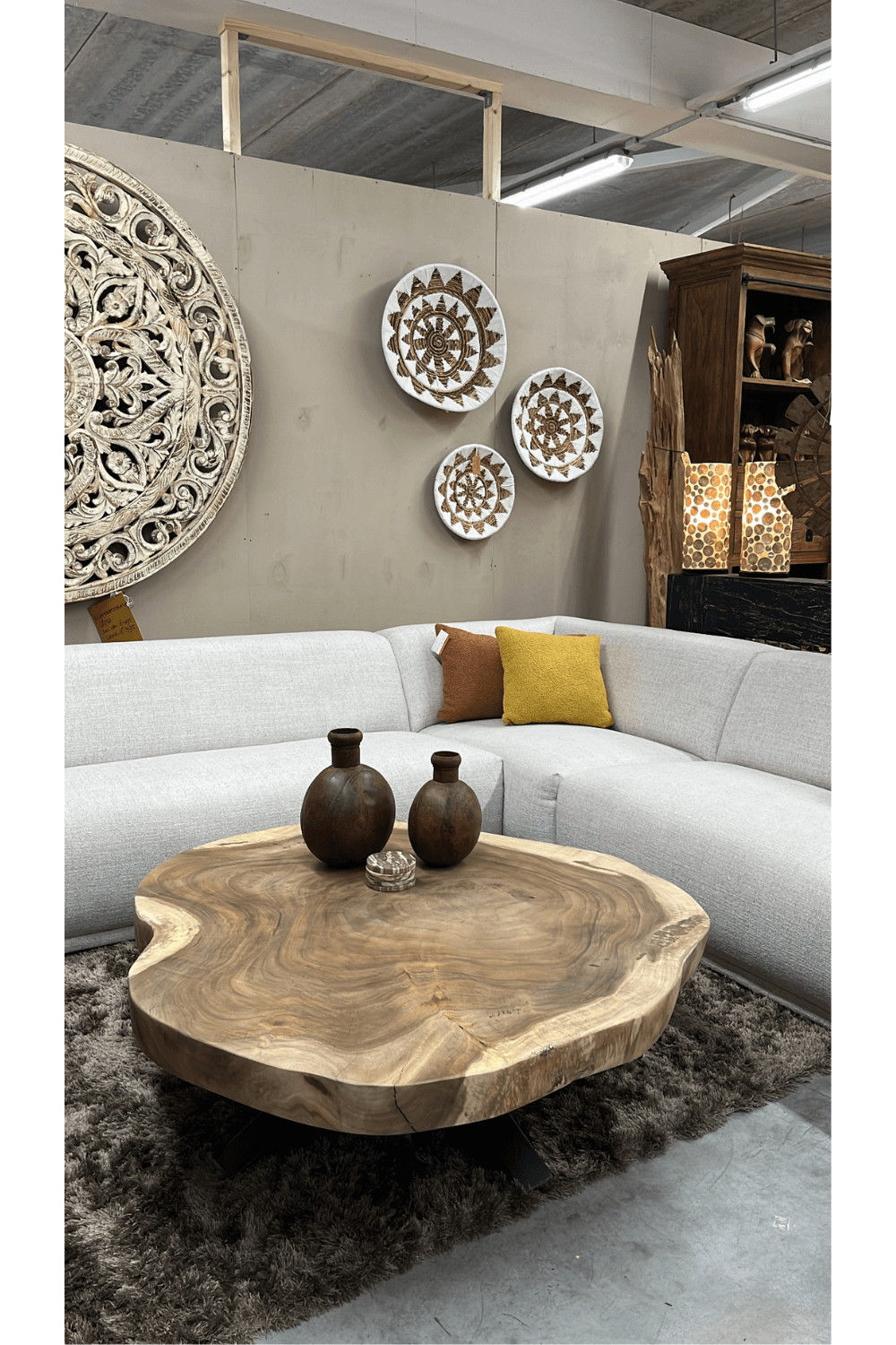 Boomstam salontafel suar hout groot en laag 125x110x38 cm