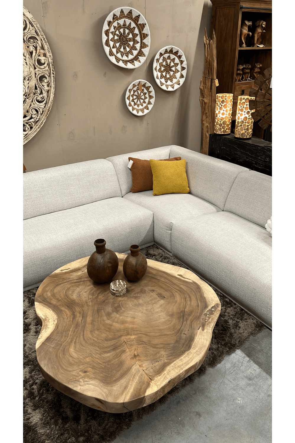 Boomstam salontafel suar hout groot en laag 125x110x38 cm