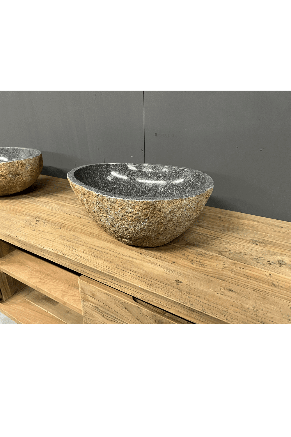 kleine ronde wasbaken twin set van 2 rivierkeien