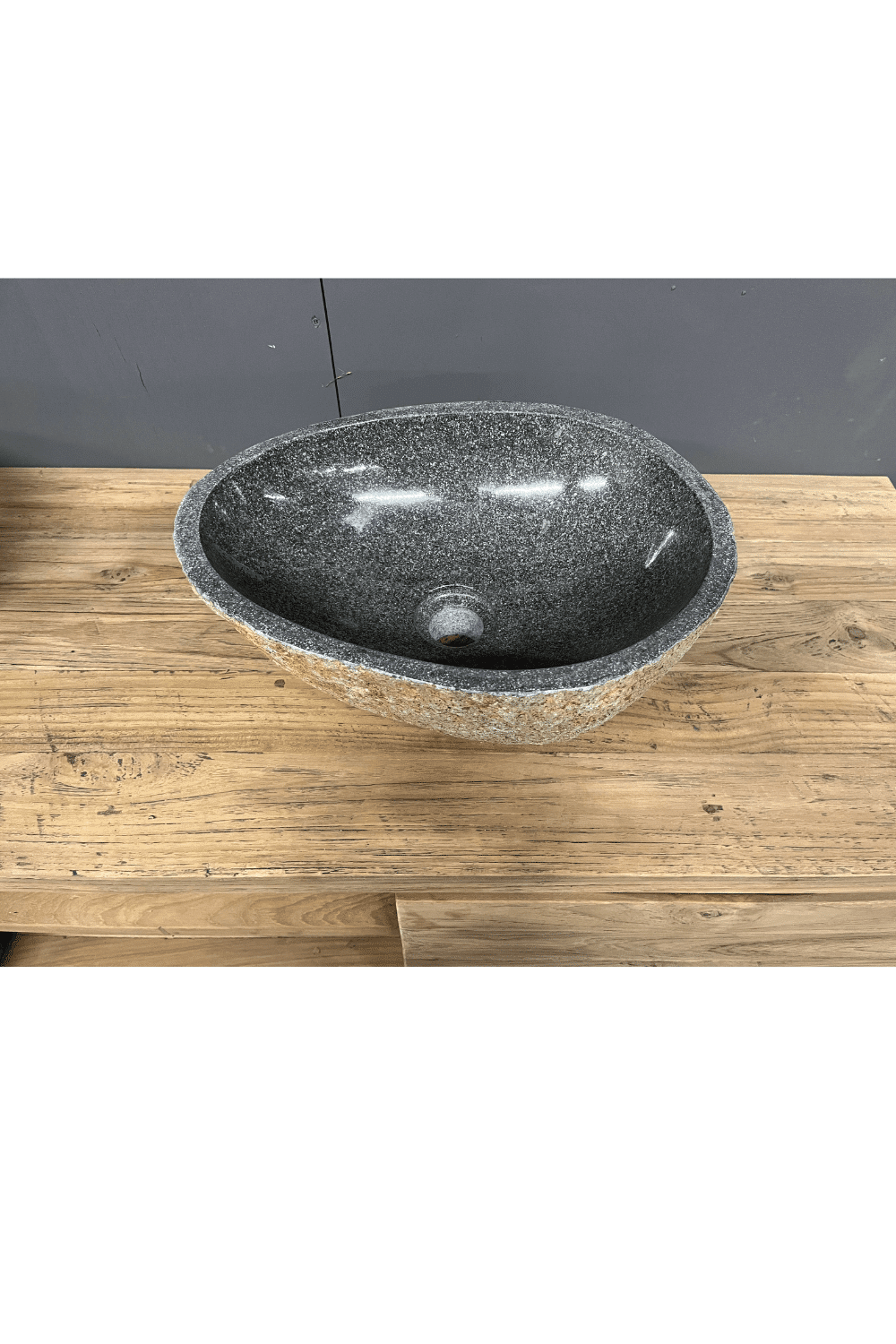 kleine ronde wasbaken twin set van 2 rivierkeien