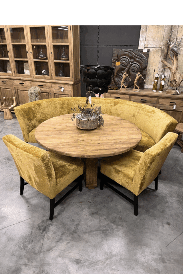 Gezellig ronde eetkamer bank