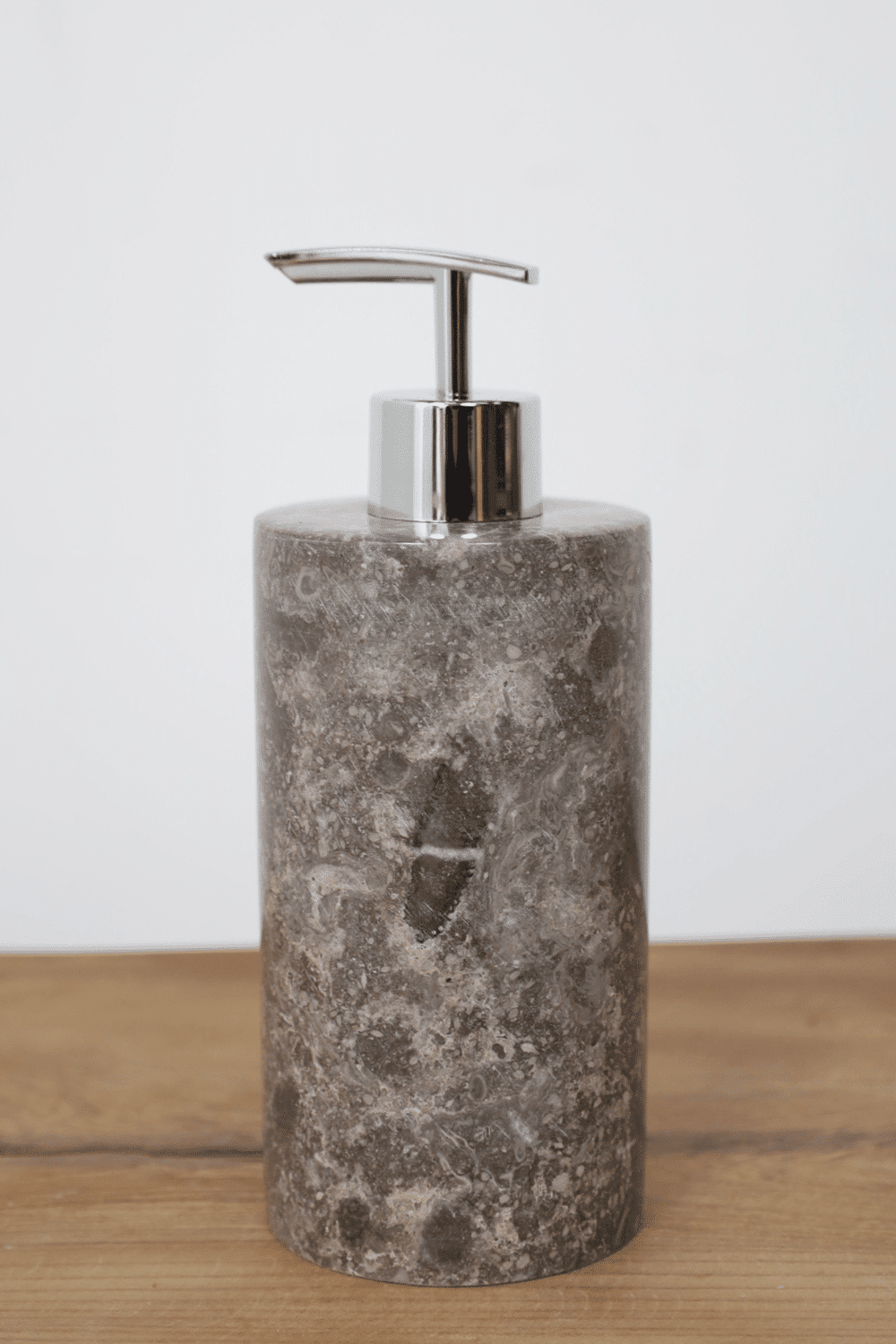 Grijs marmer zeeppompje