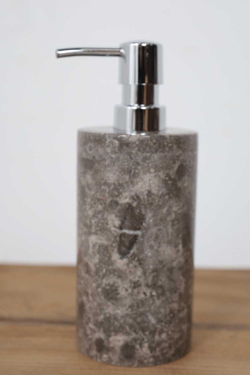 Grijs marmer zeeppompje