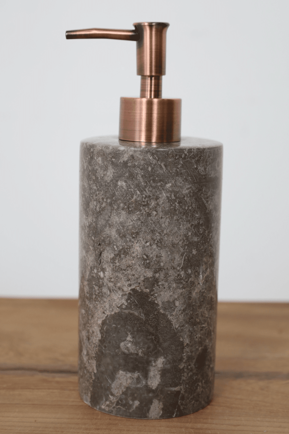 Grijs marmer zeeppompje